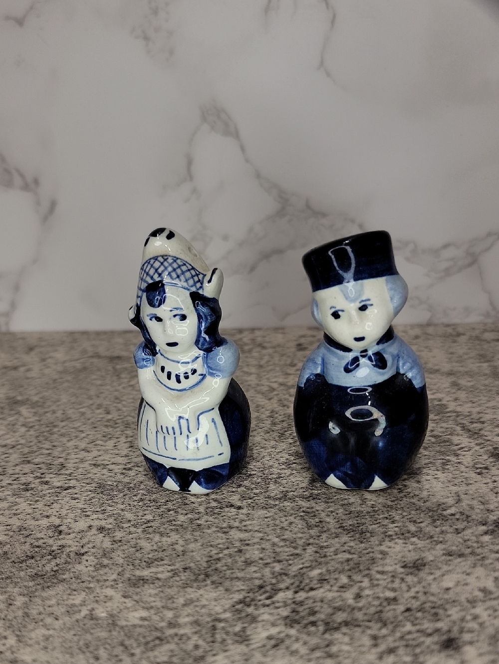 Vintage blue delfts boy and girl couple salt& pepper shaker